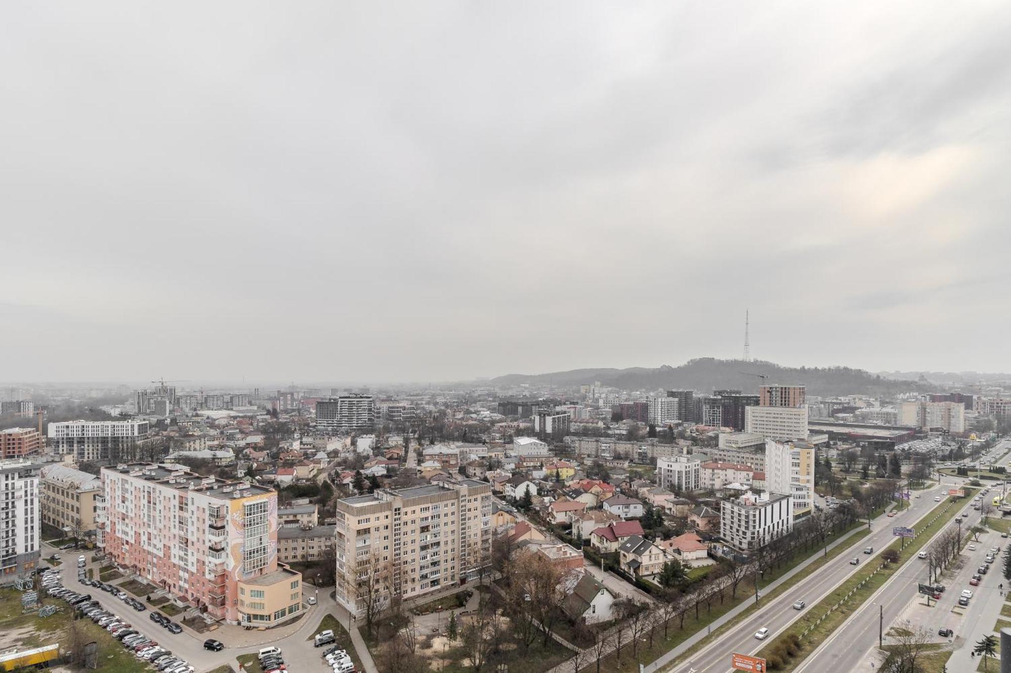 77 Views Apartments By Inshi Lviv Exterior photo