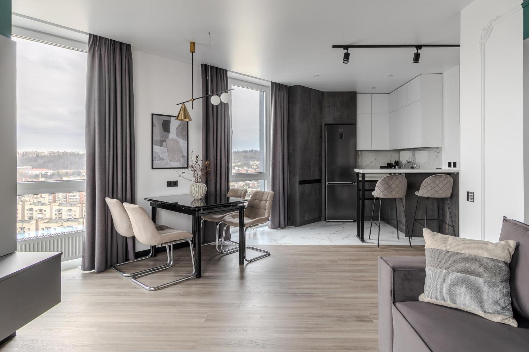 77 Views Apartments By Inshi Lviv Exterior photo