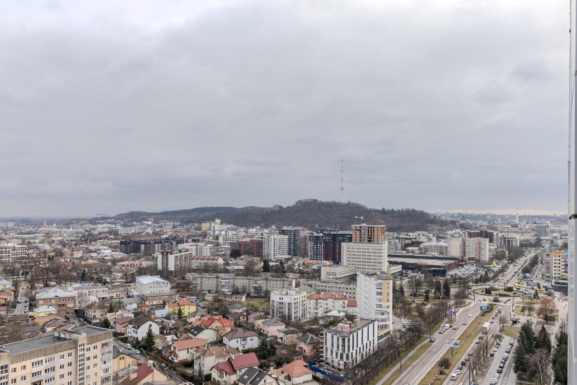 77 Views Apartments By Inshi Lviv Exterior photo