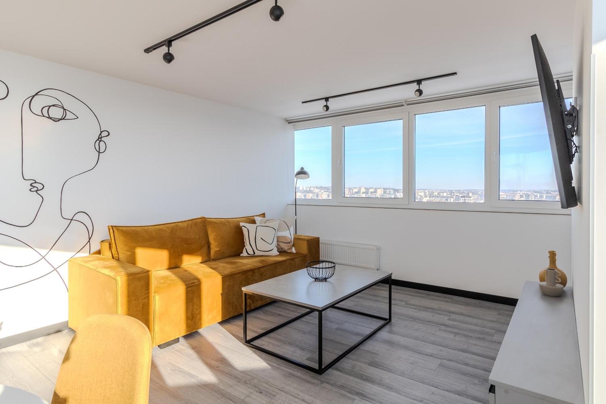 77 Views Apartments By Inshi Lviv Exterior photo