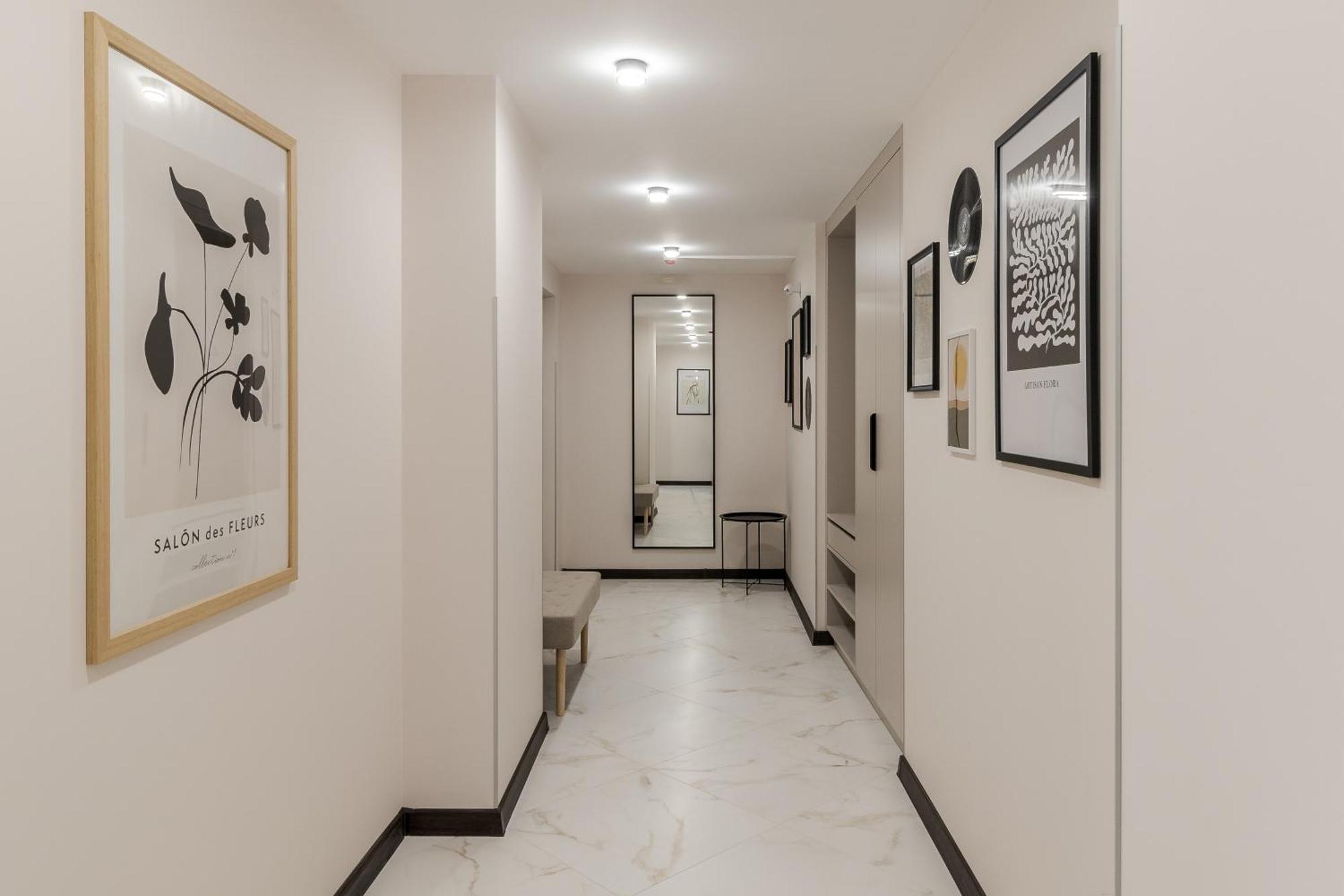 77 Views Apartments By Inshi Lviv Exterior photo
