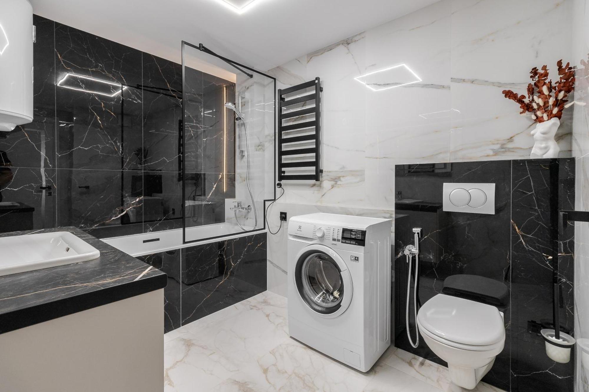 77 Views Apartments By Inshi Lviv Exterior photo