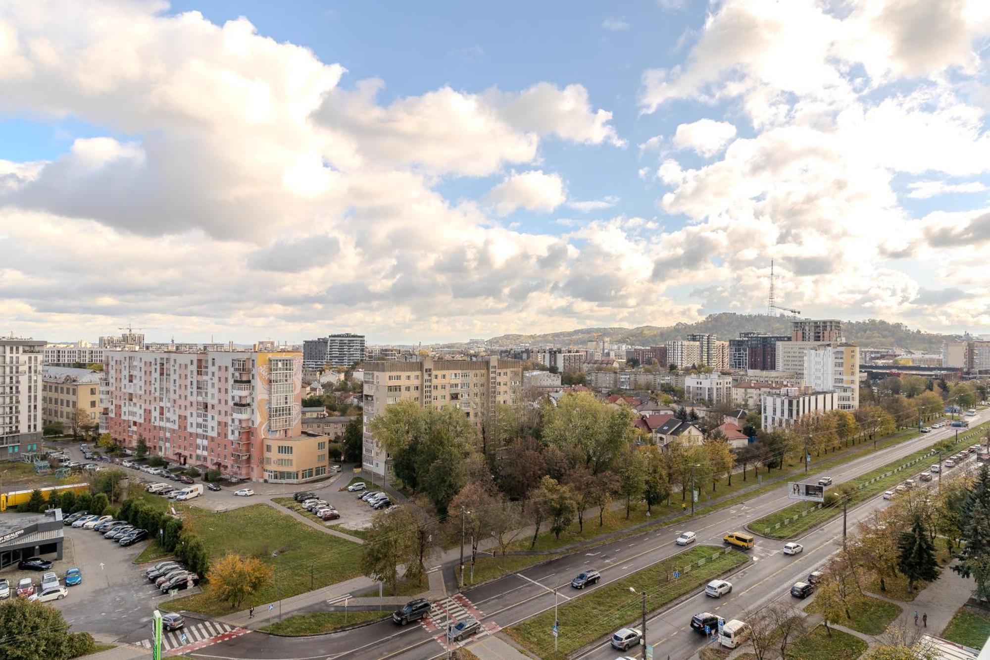 77 Views Apartments By Inshi Lviv Exterior photo